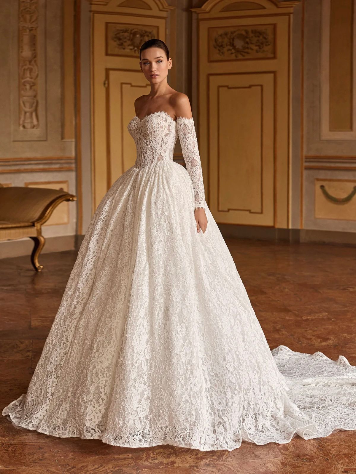  ABITO DANIELA Ambrosio La Corte